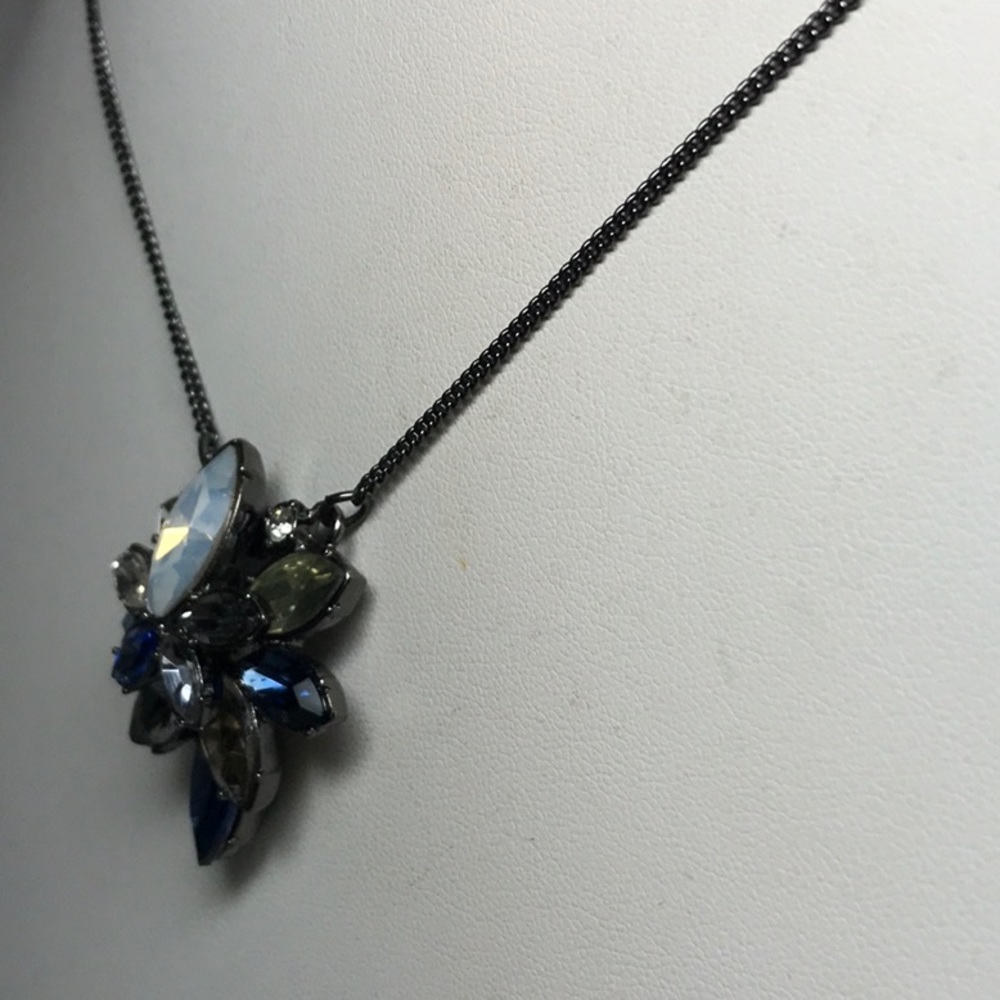 Loft pendant necklace/ blue and opalescent NWT - Picture 4 of 9